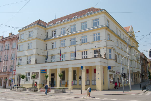 Kácení stromů v ulici Vodova a zahrada U Smrku
