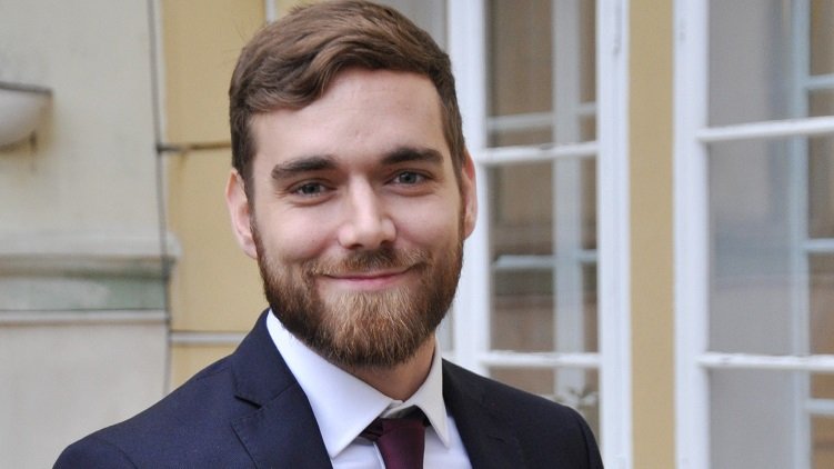 Komentář: Ani pět let od legalizace léčebného konopí nezajistil rezort zdravotnictví jeho dostupnost, říká Pirát Tomáš Vymazal