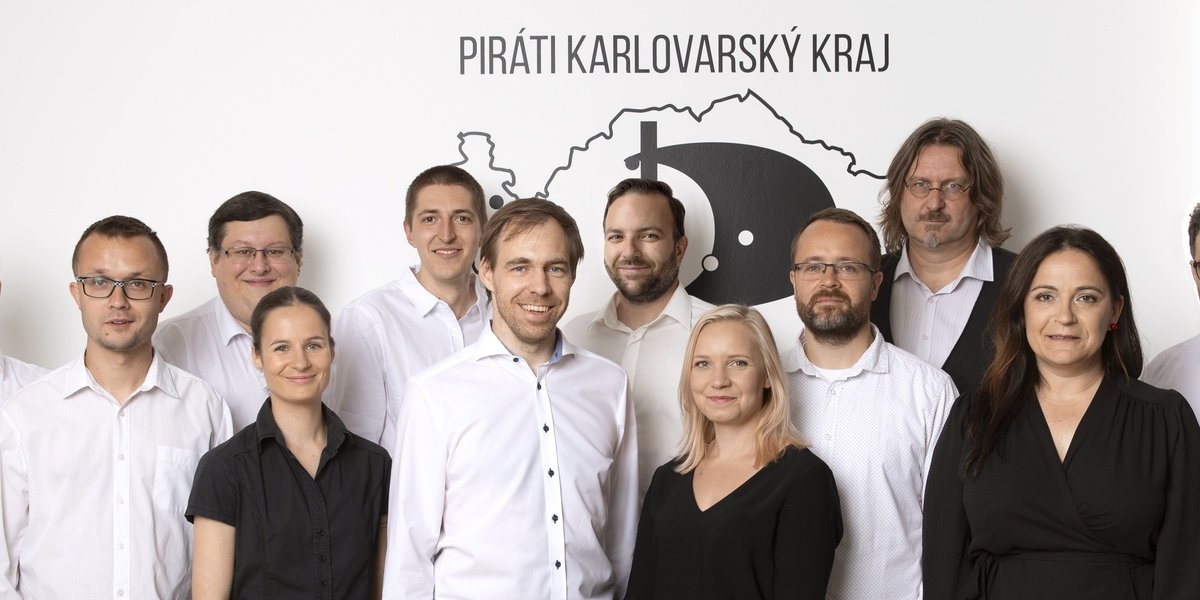 Piráti jsou vidět na kraji i v obcích