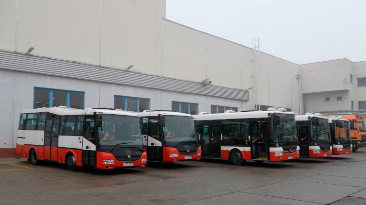 Praha věnovala ukrajinským městům Mykolajiv a Buča pět autobusů