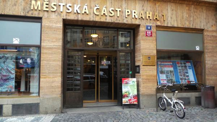 Praha 1 neoprávněně vyvedla 30 milionů, Piráti podali trestní oznámení