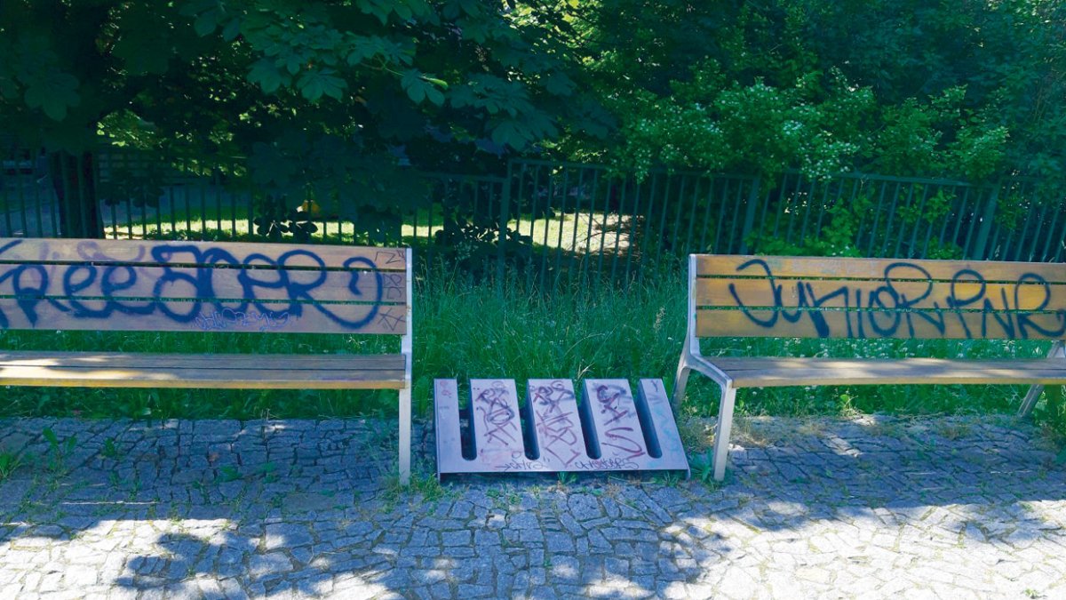 MČ Praha 10 stojí vandalismus v parcích přes 160 tisíc korun ročně