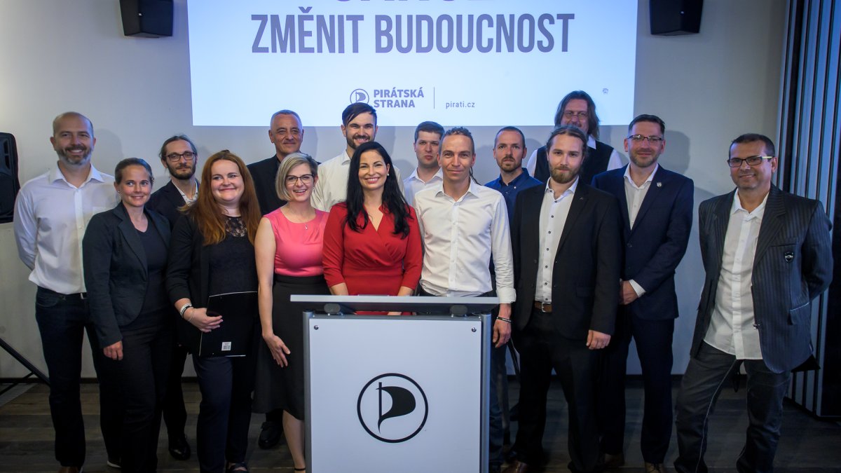 Piráti zahájili ostrou fázi kampaně do krajských a senátních voleb