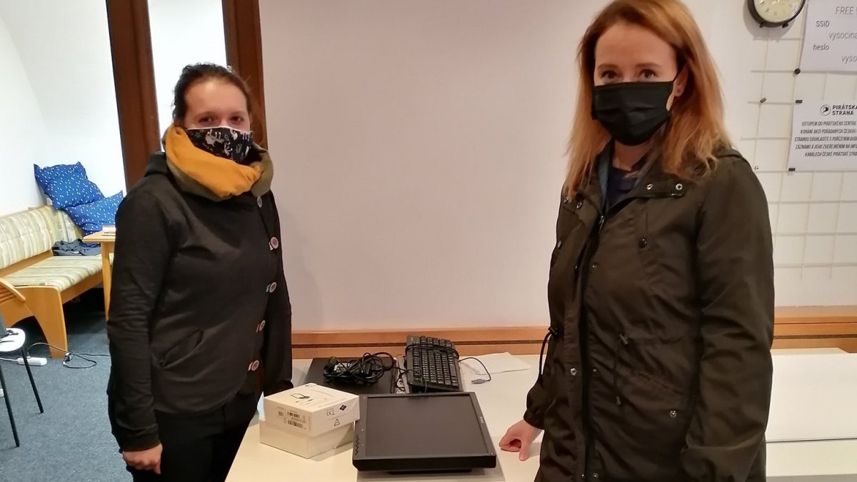 Sbírka počítačů pro děti - Díky darům Piráti na Vysočině pomohli deseti rodinám