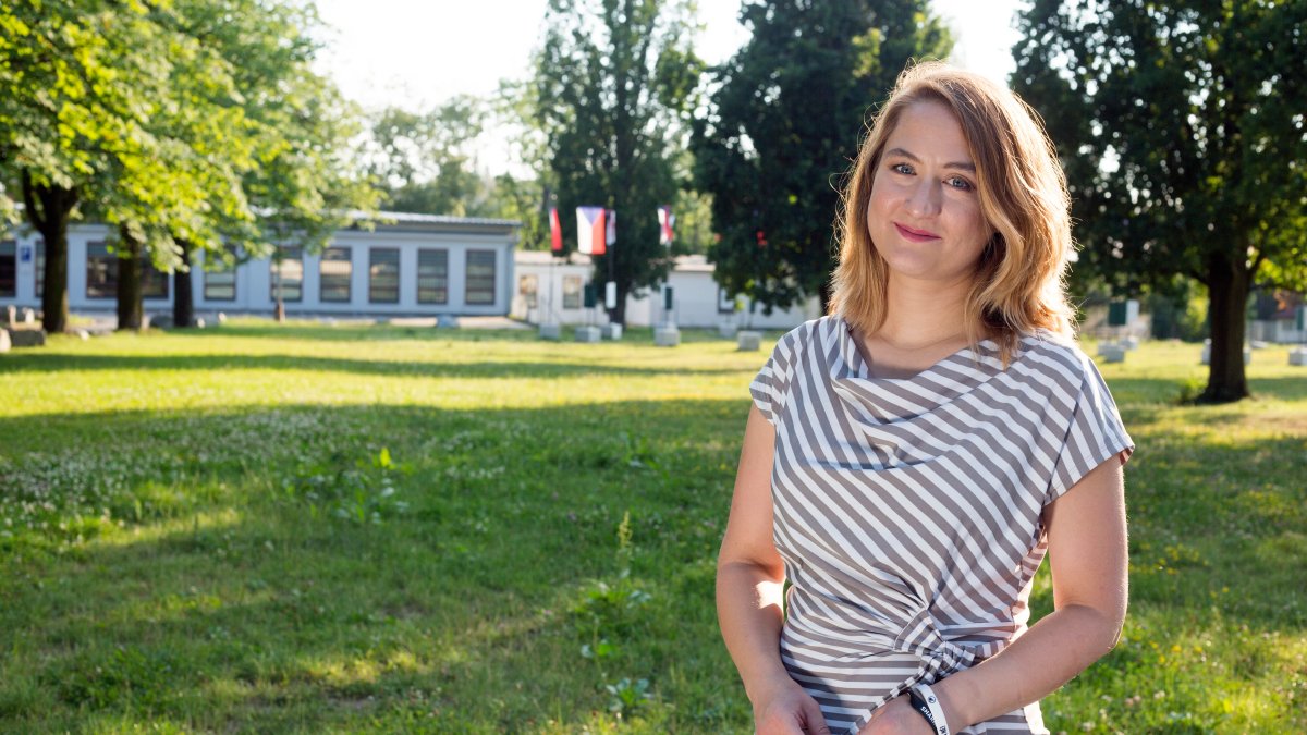 Eva Nováková - Seniorské obálky pomohou osamělým seniorům v nouzi