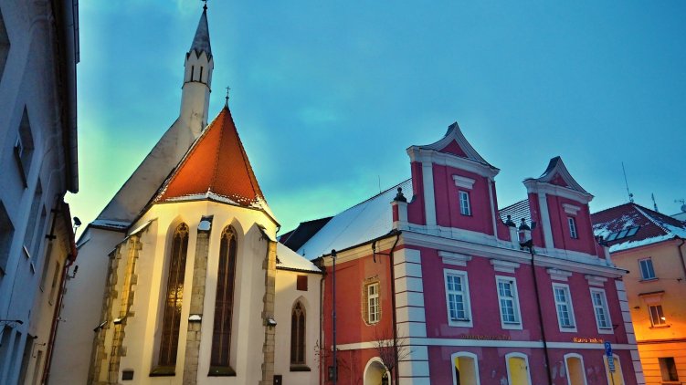 Nejlepší manipulace je skrytá, říká nezávislá analýza