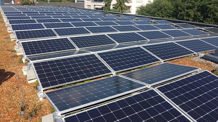 Kraj ušetří až 10 milionů za energie. Díky Pirátům a fotovoltaice!