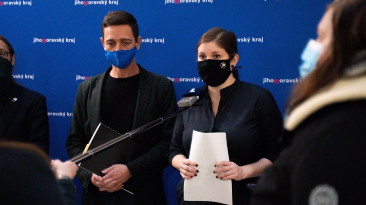 Kraj začne očkovat klienty a zaměstnance domovů seniorů