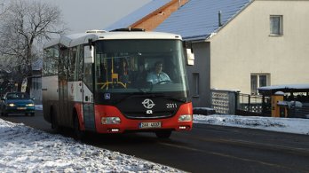 V pražské MHD musí mít cestující ochranu nosu a úst, autobusy budou zastavovat ve všech zastávkách na znamení a provoz 38 linek DPP bude ukončen ve 22:30