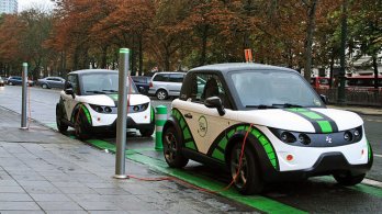 Pražští radní schválili rozvoj dobíjecí infrastruktury pro elektromobily