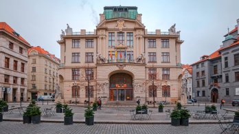 Piráti se odmítli podílet na trestném činu. STAN a SPOLU hlasovaly pro pochybné pokračování Dozimetrového projektu Nové Holešovice