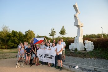 Piráti z Prahy 11 si připomněli 50 let od invaze vojsk Varšavské smlouvy